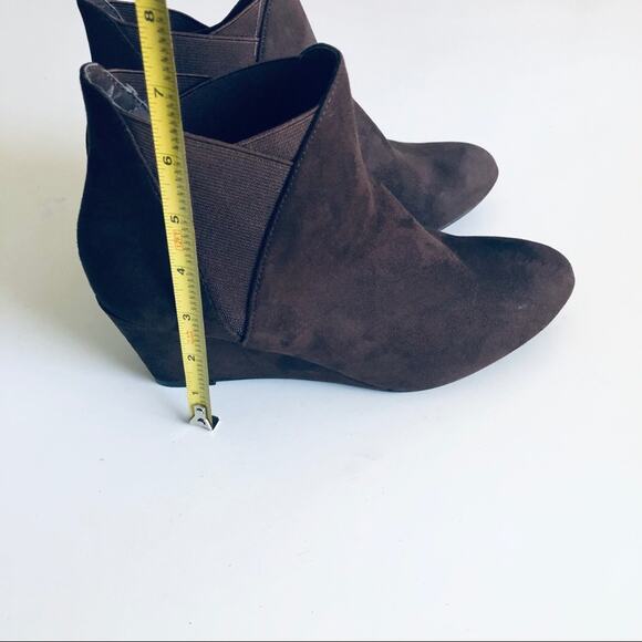 New Directions 'Tarby' Women's 7.5 Brown Faux Suede Wedge Bootie - Picture 4 of 9